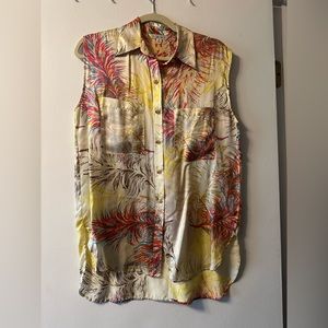 Cabi 100% silk sleeveless feather print high low top, size small